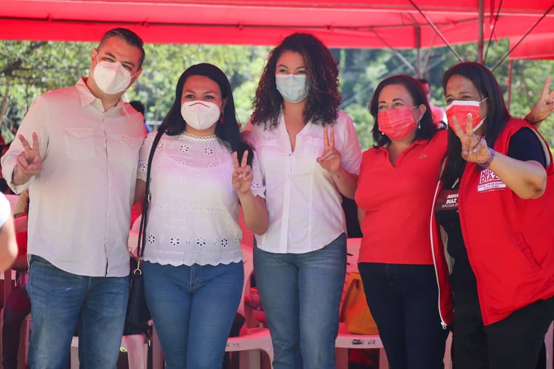 FMLN sale en defensa de diputada de ARENA que perdió los estribos en sesión plenaria fmln-sale-en-defensa-de-diputada-de-arena-que-perdio-los-estribos-en-sesion-plenaria